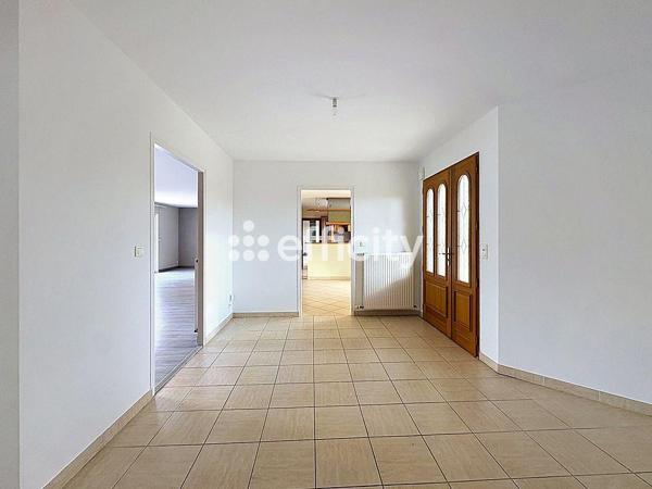 Maison
         6 pièces
        - 172 m² Exclusivité 320 000 € *