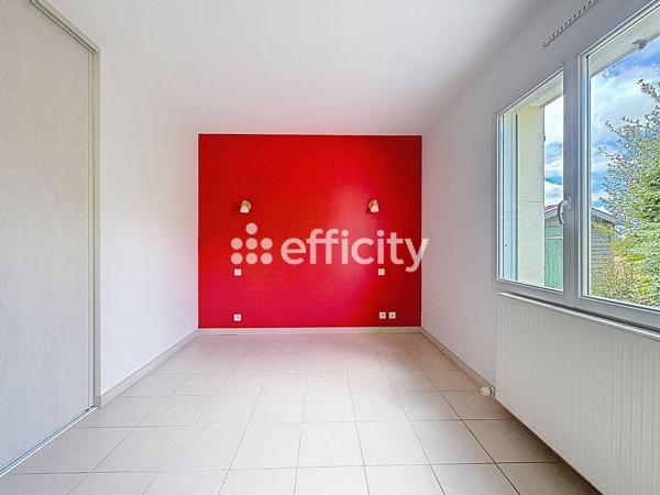 Maison
         6 pièces
        - 172 m² Exclusivité 320 000 € *
