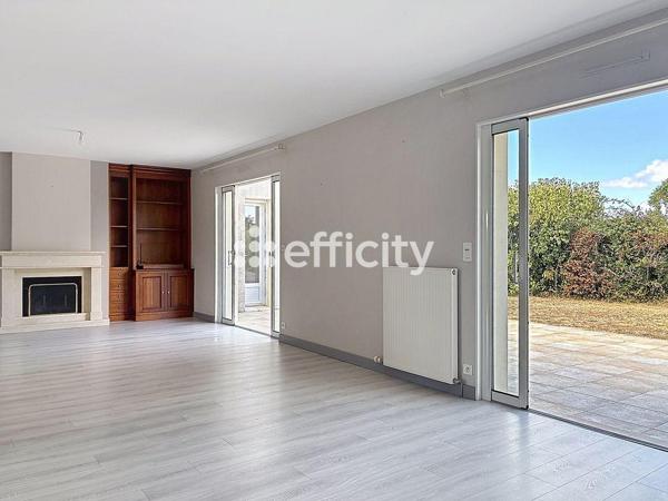 Maison
         6 pièces
        - 172 m² Exclusivité 320 000 € *