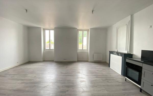 Immeuble à vendre    9 pièces •  Saujon