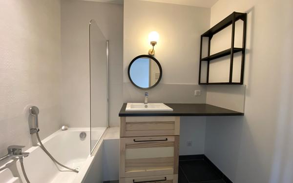 Immeuble à vendre    9 pièces •  Saujon