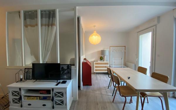 Immeuble à vendre    9 pièces •  Saujon