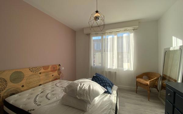 Immeuble à vendre    9 pièces •  Saujon