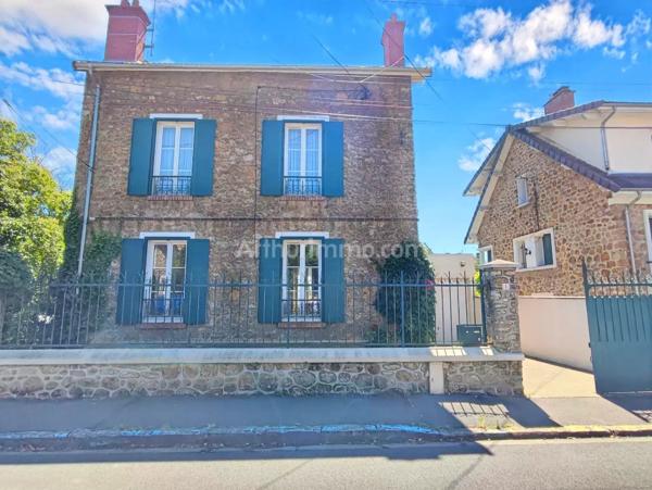Vente                                                      Maison
                        
                     7 pièces                      135 m2                     à Athis-Mons