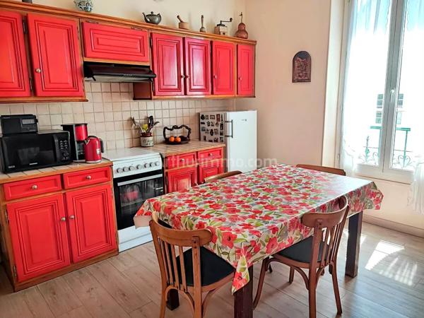 Vente                                                      Maison
                        
                     7 pièces                      135 m2                     à Athis-Mons