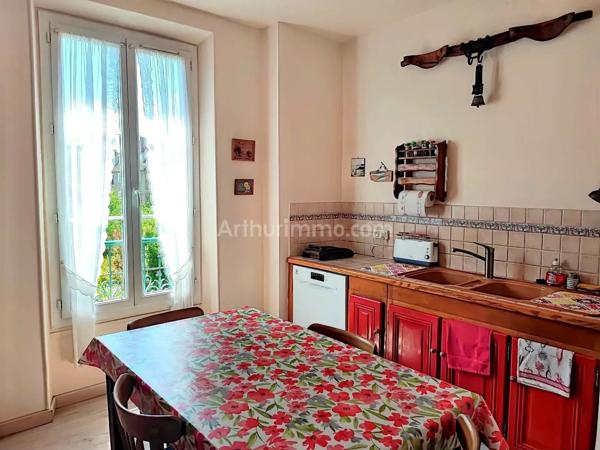 Vente                                                      Maison
                        
                     7 pièces                      135 m2                     à Athis-Mons