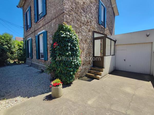 Vente                                                      Maison
                        
                     7 pièces                      135 m2                     à Athis-Mons