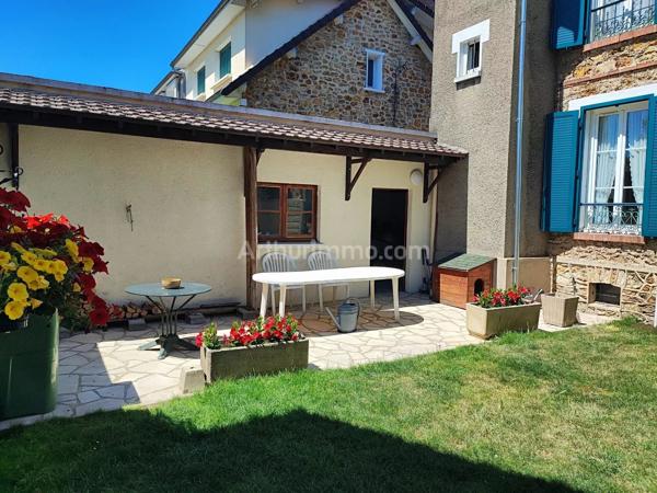 Vente                                                      Maison
                        
                     7 pièces                      135 m2                     à Athis-Mons