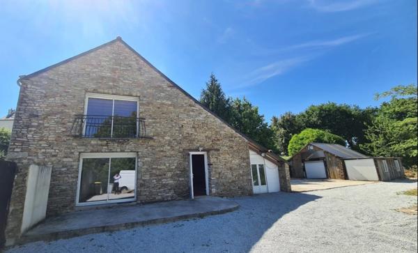Charmante longère en pierre à Grand-Champ, à seulement 15 minutes de Vannes