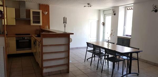 Charmante longère en pierre à Grand-Champ, à seulement 15 minutes de Vannes