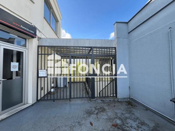 Location Local commercial 4 pièces 75 m² - 127 AVENUE RENE CASSAGNE Cenon 33150