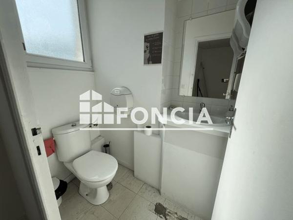 Location Local commercial 4 pièces 75 m² - 127 AVENUE RENE CASSAGNE Cenon 33150