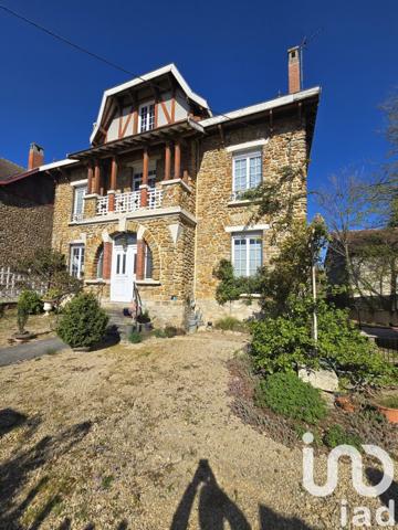 Maison 8 pièces de 239 m² à Dormans (51700)