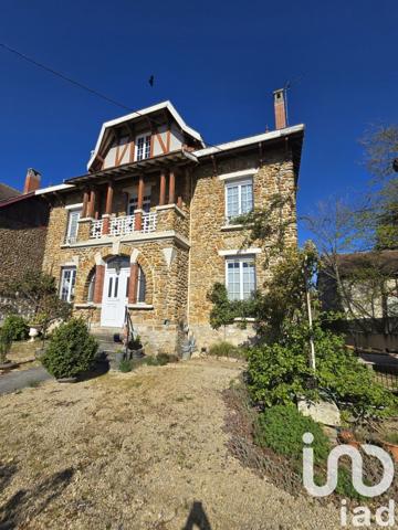 Maison 8 pièces de 239 m² à Dormans (51700)