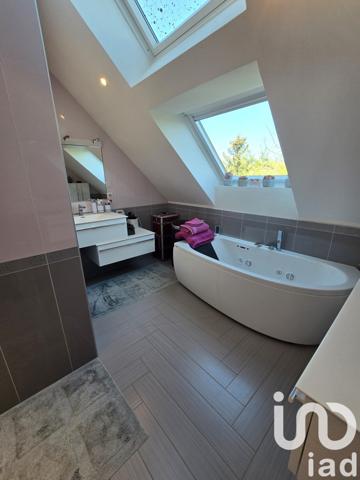 Maison 8 pièces de 239 m² à Dormans (51700)