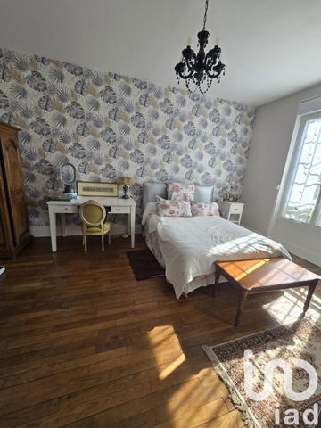 Maison 8 pièces de 239 m² à Dormans (51700)