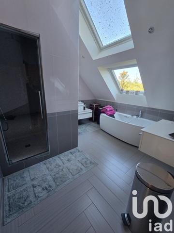 Maison 8 pièces de 239 m² à Dormans (51700)