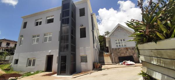 Location local commercial Fort-de-France - 1 pièce(s) - 16 m² - 700 €/mois