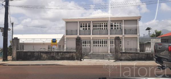 Location local commercial Fort-de-France - 1 pièce(s) - 16 m² - 700 €/mois