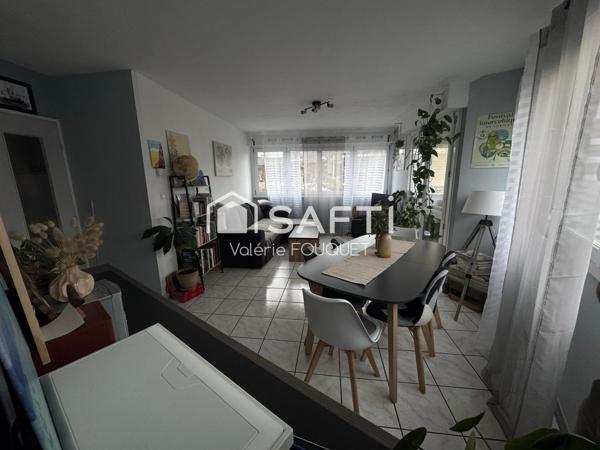 Appartement lumineux avec balcon, cave et parking – Laxou