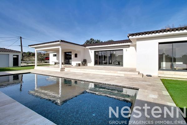 A VENDRE DRAGUIGNAN - MAISON NEO PROVENCALE DE PLAIN PIED de 180m² avec GARAGE et PISCINE