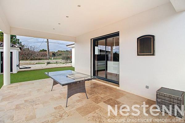 A VENDRE DRAGUIGNAN - MAISON NEO PROVENCALE DE PLAIN PIED de 180m² avec GARAGE et PISCINE