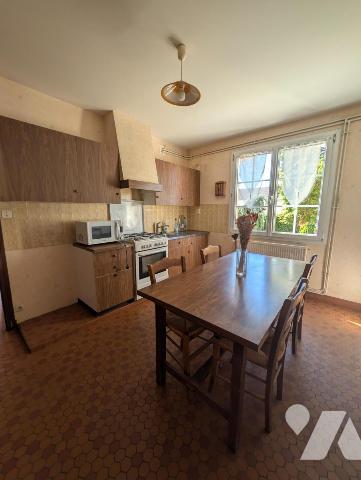 BELLE PROPRIETE DE PLAIN-PIED, GARAGE INDEPENDANT, 744 m²