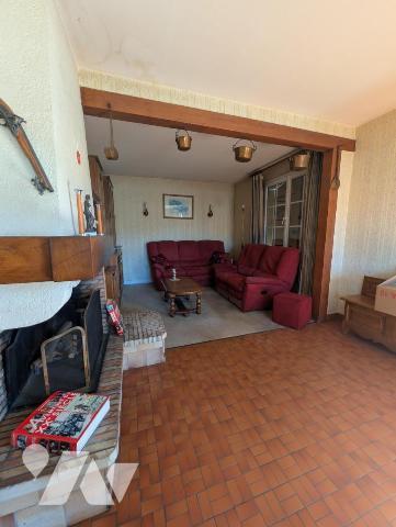 BELLE PROPRIETE DE PLAIN-PIED, GARAGE INDEPENDANT, 744 m²