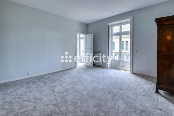 Appartement
         8 pièces
        - 232 m² Bien prestige 675 000 € *
