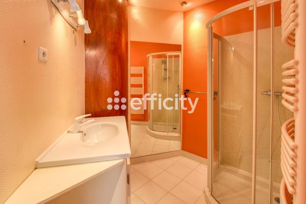 Appartement
         8 pièces
        - 232 m² Bien prestige 675 000 € *