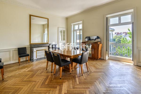Appartement
         8 pièces
        - 232 m² Bien prestige 675 000 € *