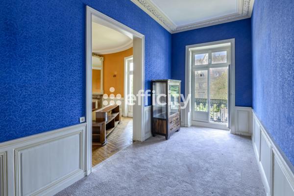 Appartement
         8 pièces
        - 232 m² Bien prestige 675 000 € *