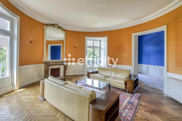 Appartement
         8 pièces
        - 232 m² Bien prestige 675 000 € *