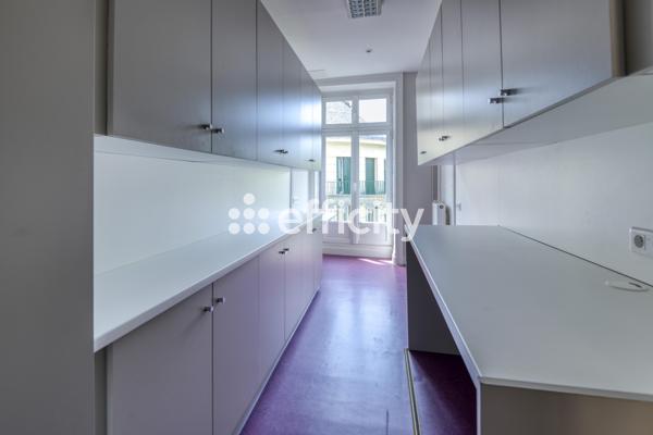 Appartement
         8 pièces
        - 232 m² Bien prestige 675 000 € *