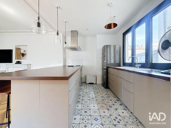 Location appartement 3 pièces 78 m² Paris 11