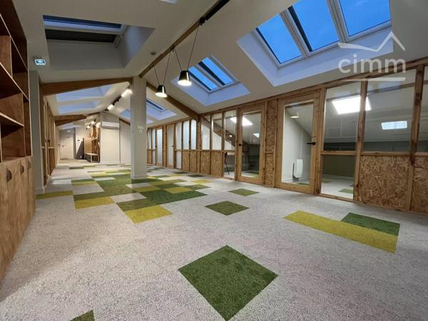 IMMEUBLE COMMERCIAL – FEURS CENTRE - 695m²