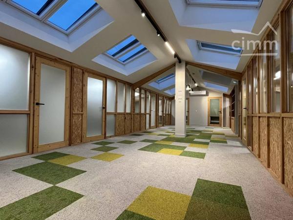 IMMEUBLE COMMERCIAL – FEURS CENTRE - 695m²