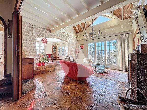 Maison 8 pièces 246.9 m2
