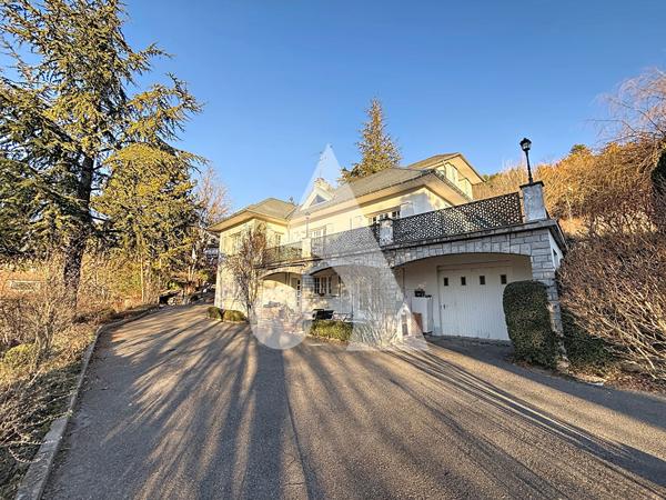 Maison 8 pièces 246.9 m2