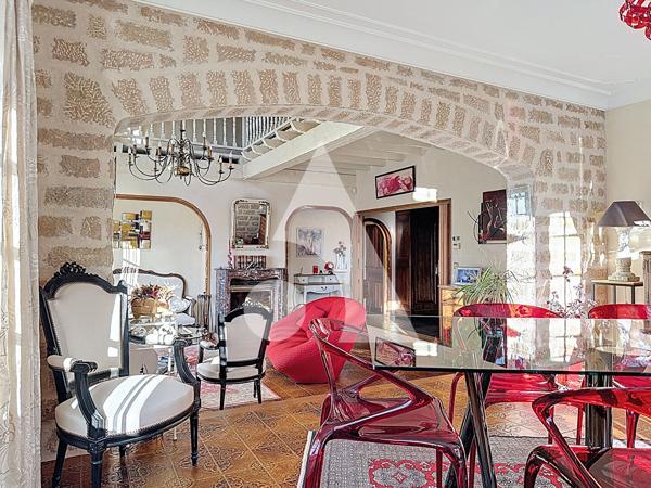 Maison 8 pièces 246.9 m2