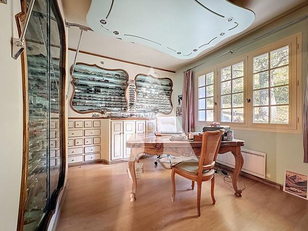 Maison 8 pièces 246.9 m2