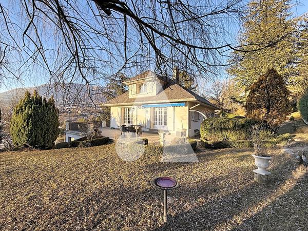 Maison 8 pièces 246.9 m2