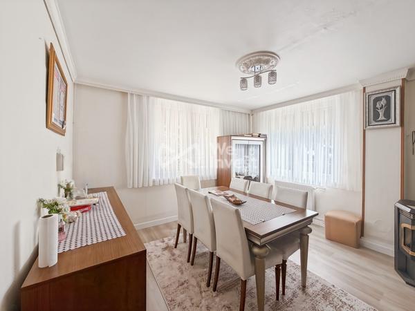Découvrez une maison où chaque espace ouvre des possibilités…