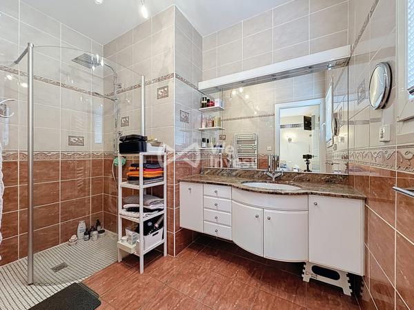 Maison avec suite parentale de plain-pied et piscine à Réhon - Heumont