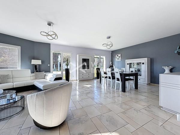 Maison avec suite parentale de plain-pied et piscine à Réhon - Heumont