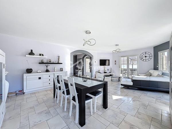 Maison avec suite parentale de plain-pied et piscine à Réhon - Heumont