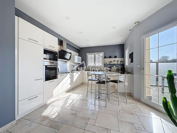Maison avec suite parentale de plain-pied et piscine à Réhon - Heumont