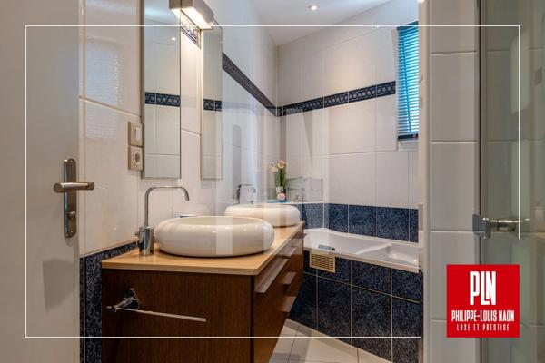 À 5MN du Mans, une propriété d'architecte rare réunissant 2 chambres de plain-pied, une piscine et un magnifique parc paysager