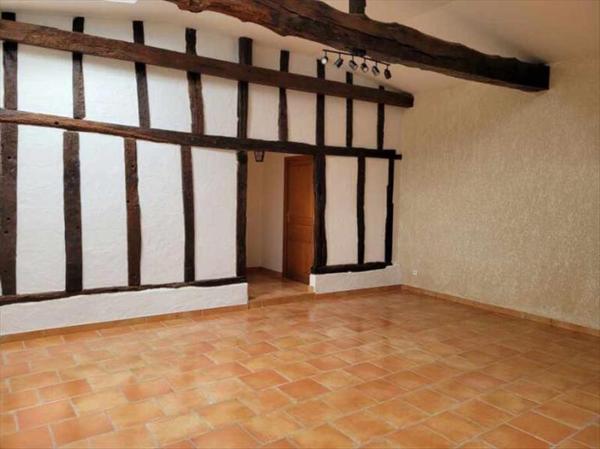 Maison à louer 897 € CC BEDECHAN 4 p 156 m² DPE C