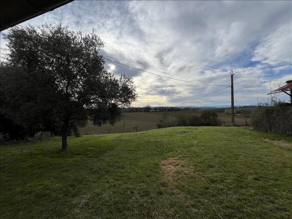 Maison à louer 897 € CC BEDECHAN 4 p 156 m² DPE C
